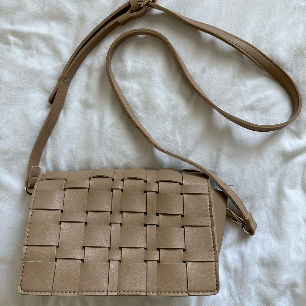 Crosshatch Crossbody